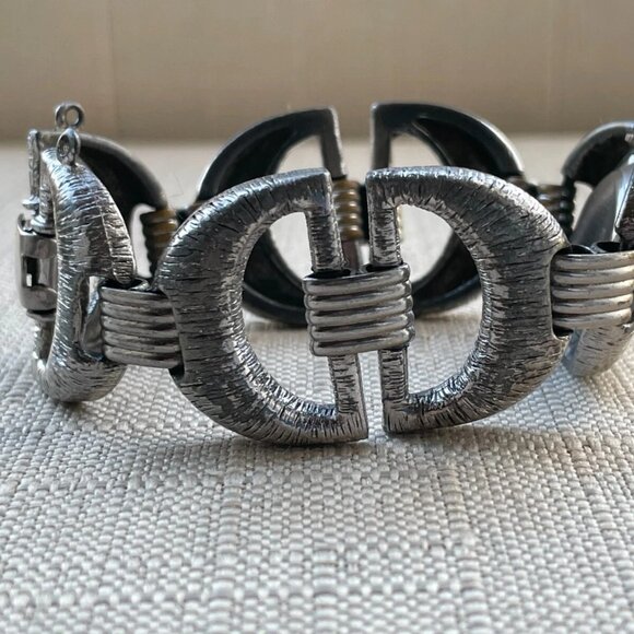 Vintage Vendome Women Wristwatch Silver Tone Analog Handwinding 7 Jewels Watch - Picture 10 of 12